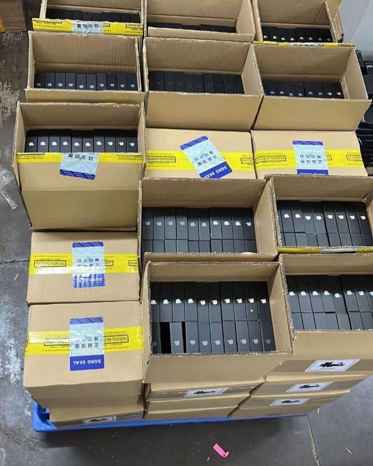 Bulk Iphone 13 Liquidation Pallets image 5