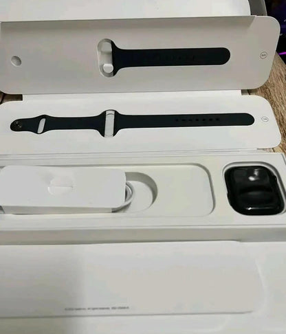 Wholesale Apple Series 8 Watches Pallets image 5