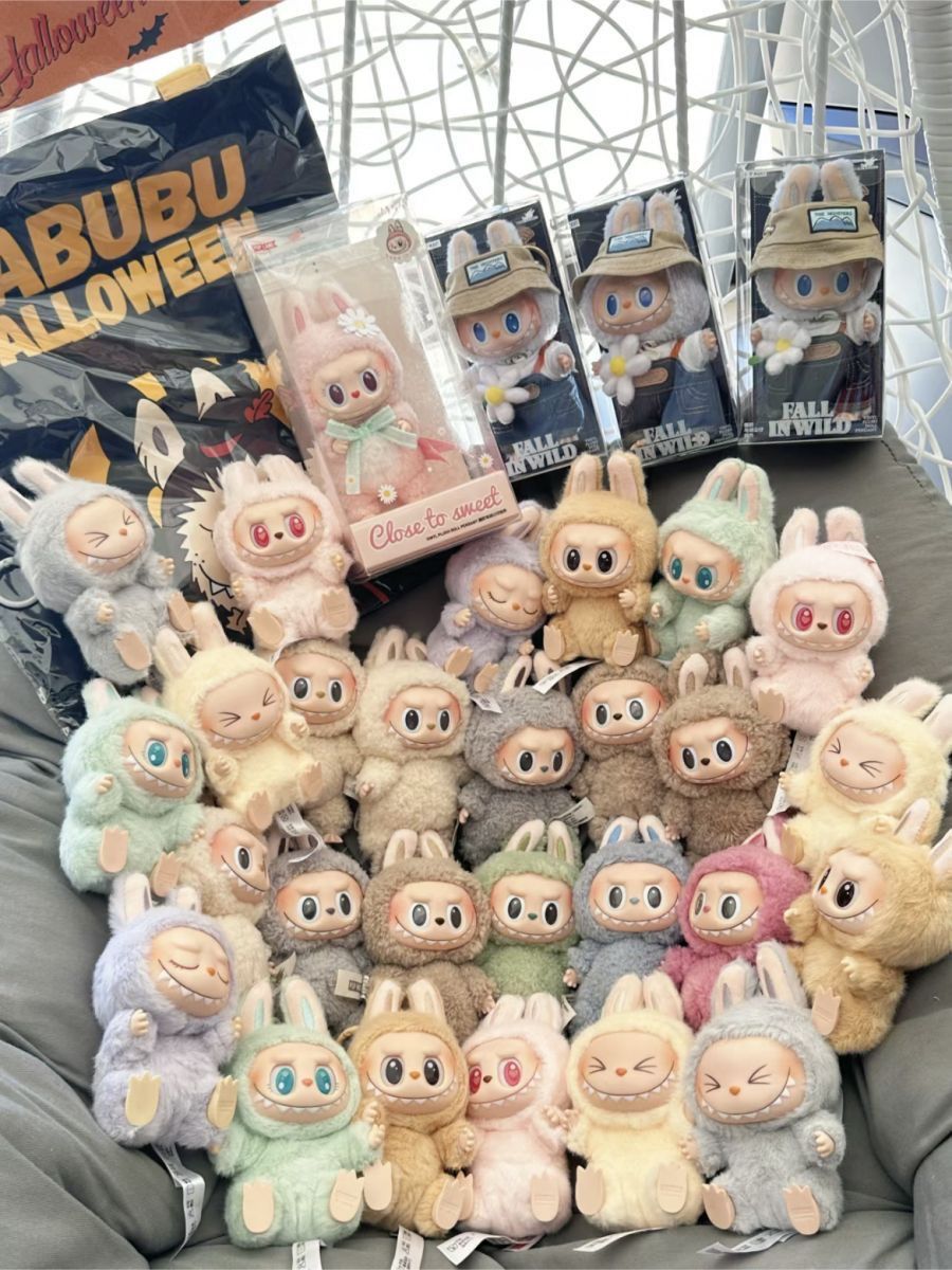 Labubu Monster Doll Pallet image 3