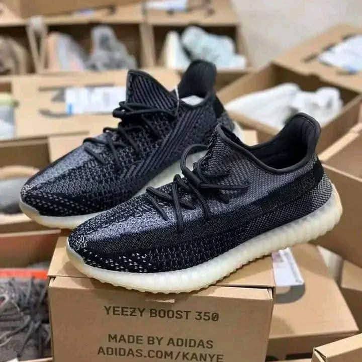 Yeezy Sneakers Pallets image 1