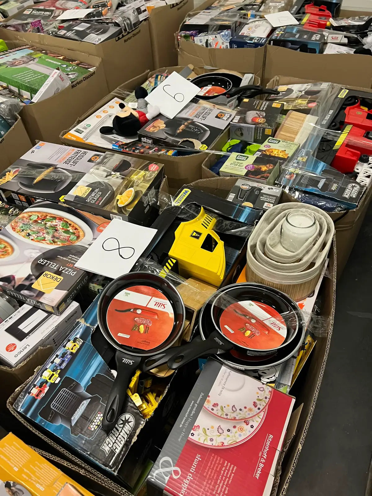 Small Kitchen APPLIANCES pallet image 2