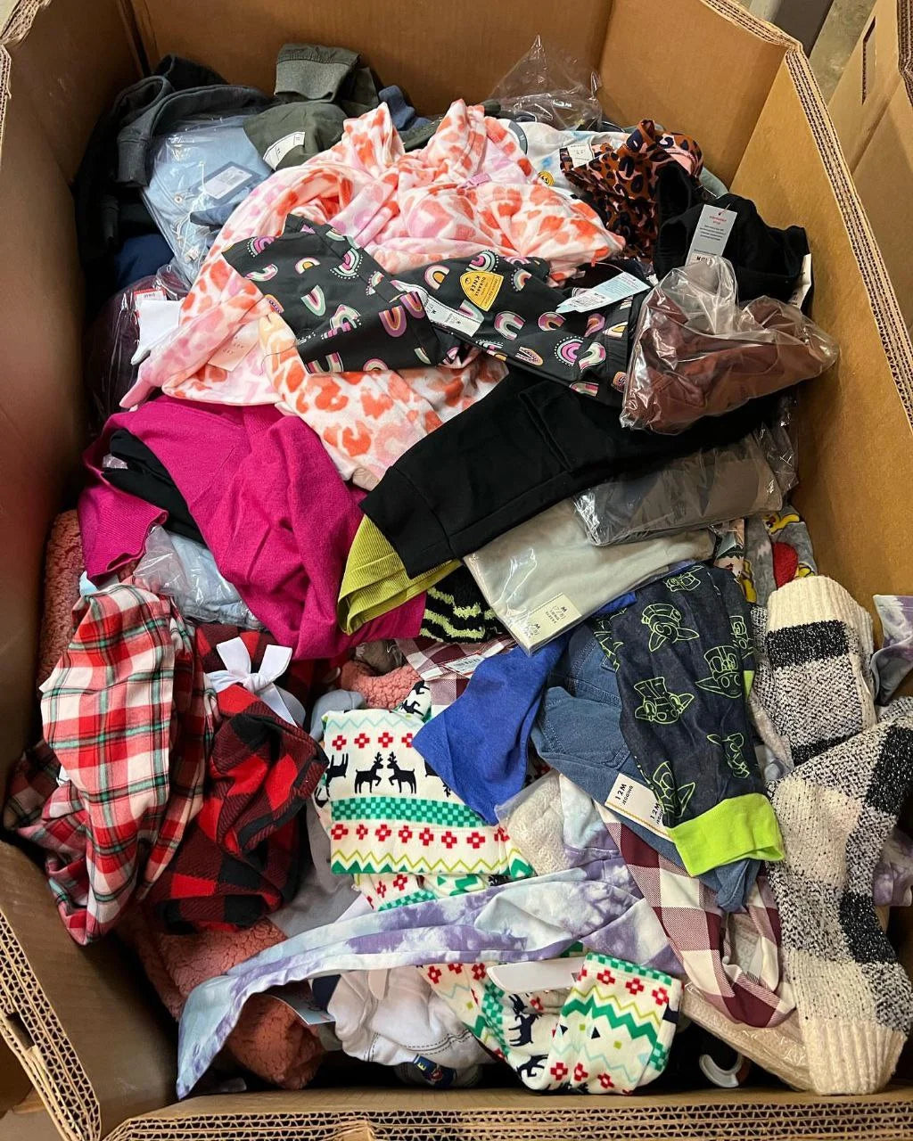kids clothes pallet image 0