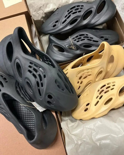 Yeezy Foam Runner Pallets image 4