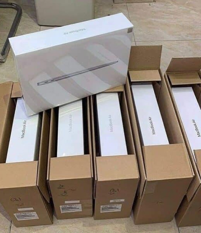 Wholesale Macbook Air Liquidation Pallets image 3