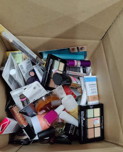 Makeup Mystery Box Pallets image 4
