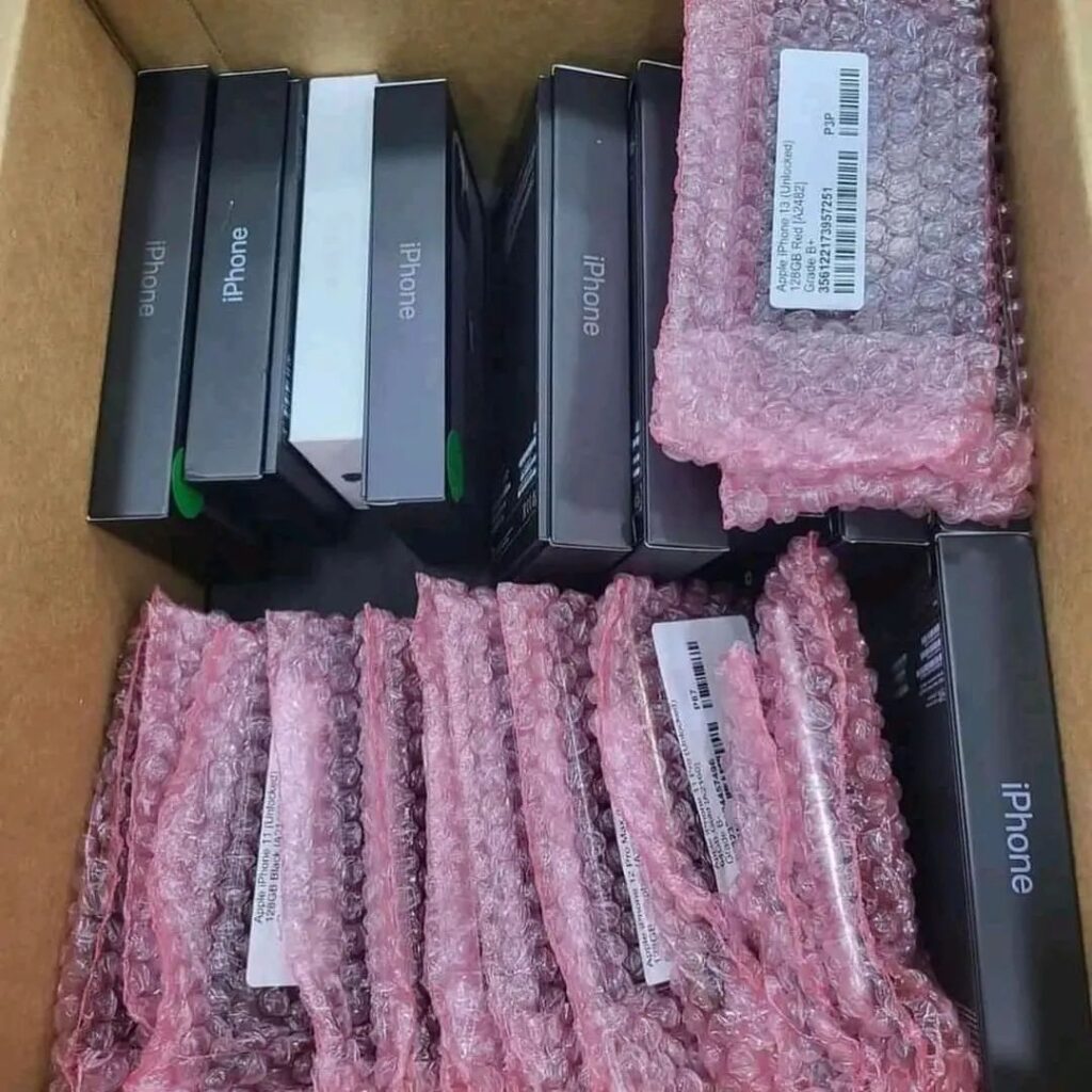 Bulk Iphone 13 Liquidation Pallets image 4