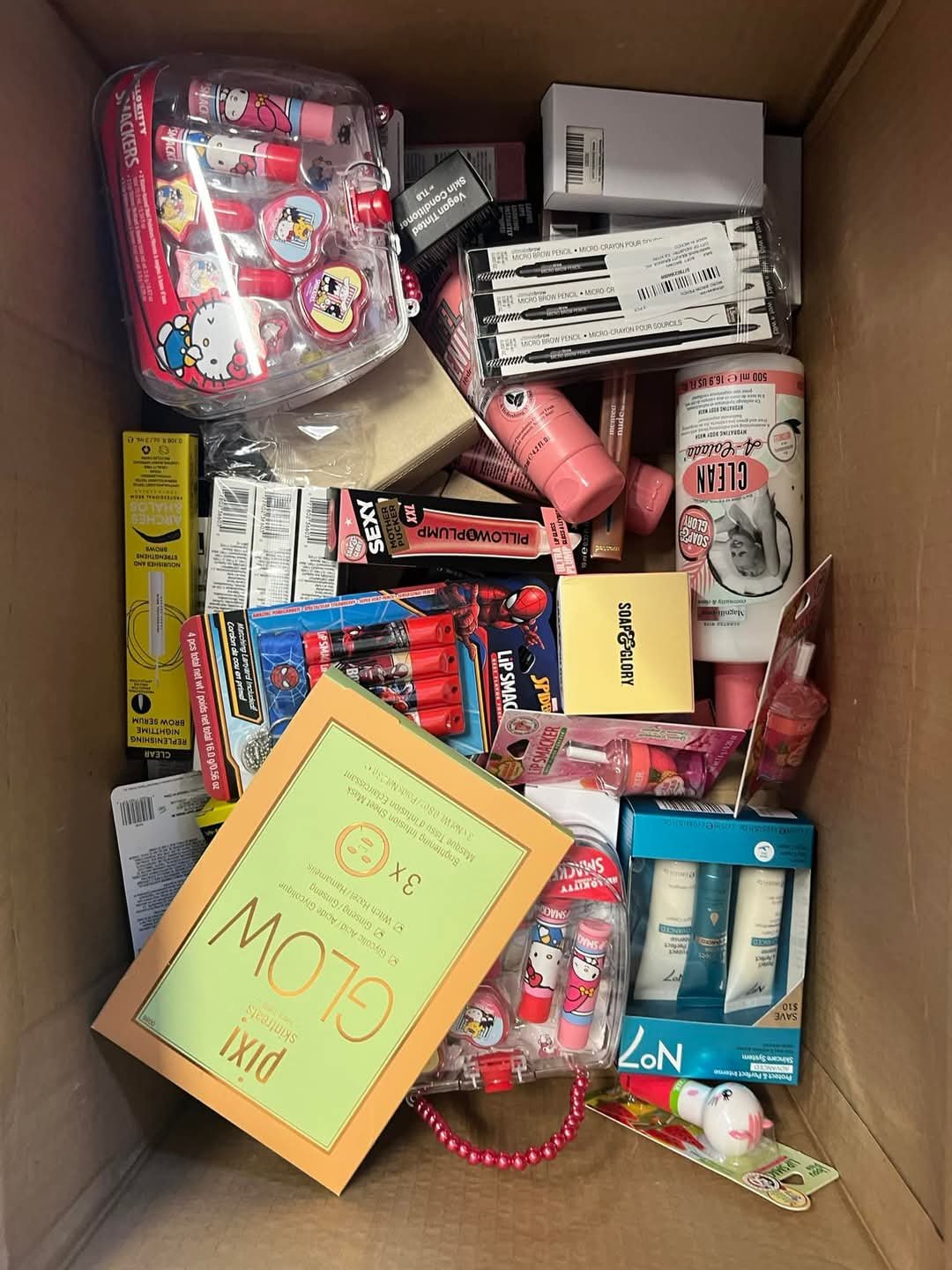 Makeup Mystery Box Pallets image 2