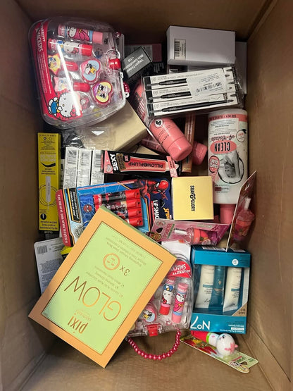 Makeup Mystery Box Pallets image 2