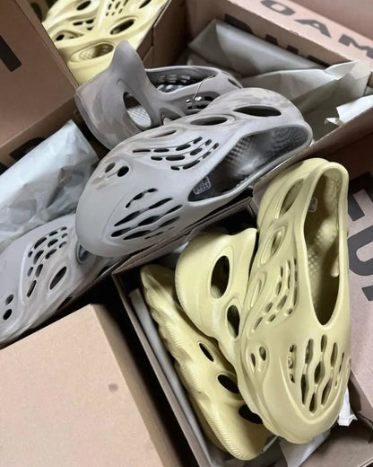 Yeezy Foam Runner Pallets image 1