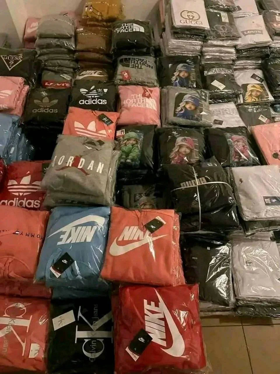 Men's And Women's Sweatshirts Pallet image 2