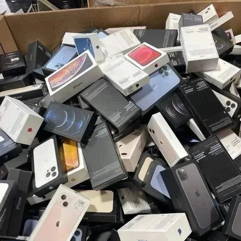 Wholesale Mix Iphone Liquiation Pallets image 3