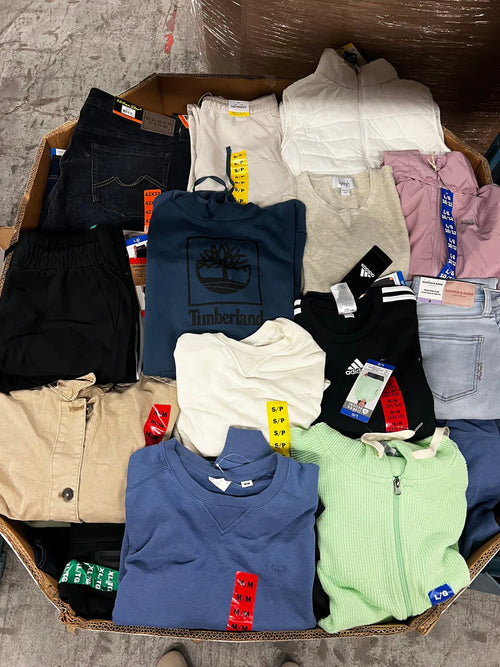 Costco Clothing 800pcs image 0
