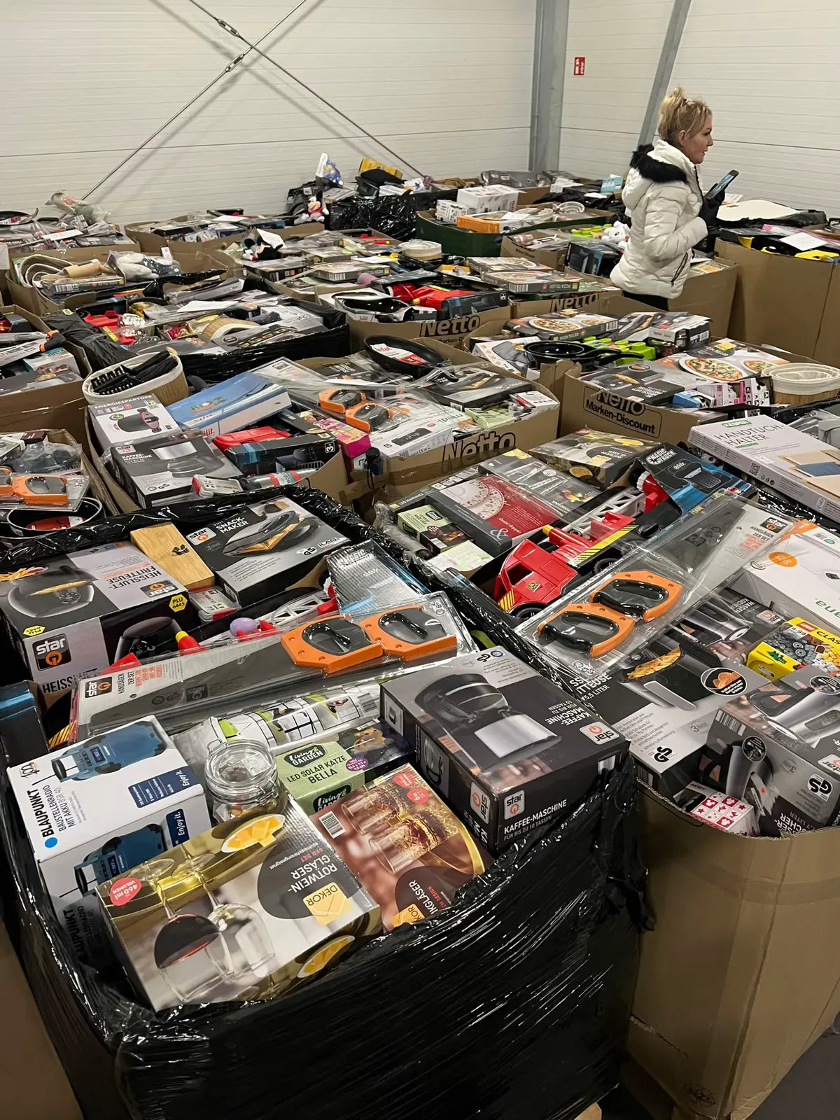 Small Kitchen APPLIANCES pallet image 3