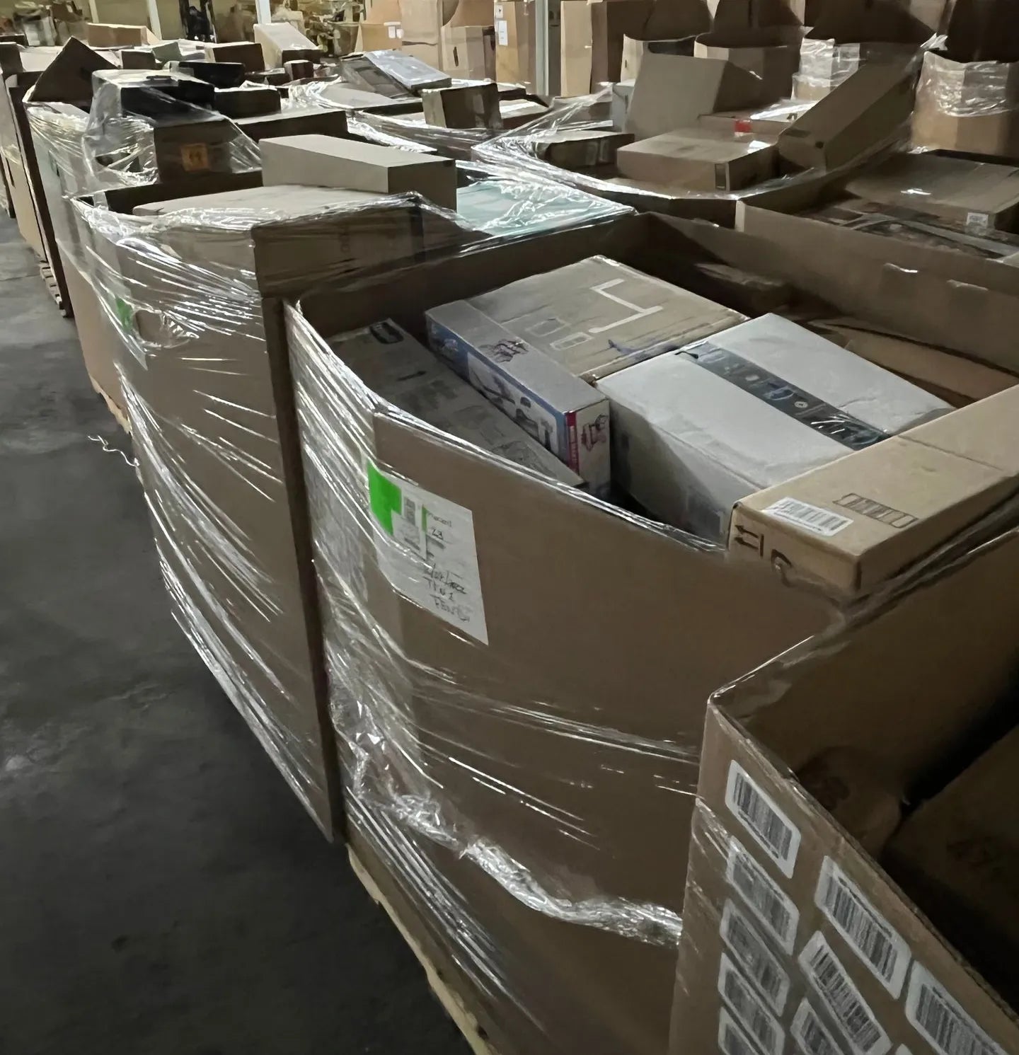 Amazon General Merchandise Truckload image 2